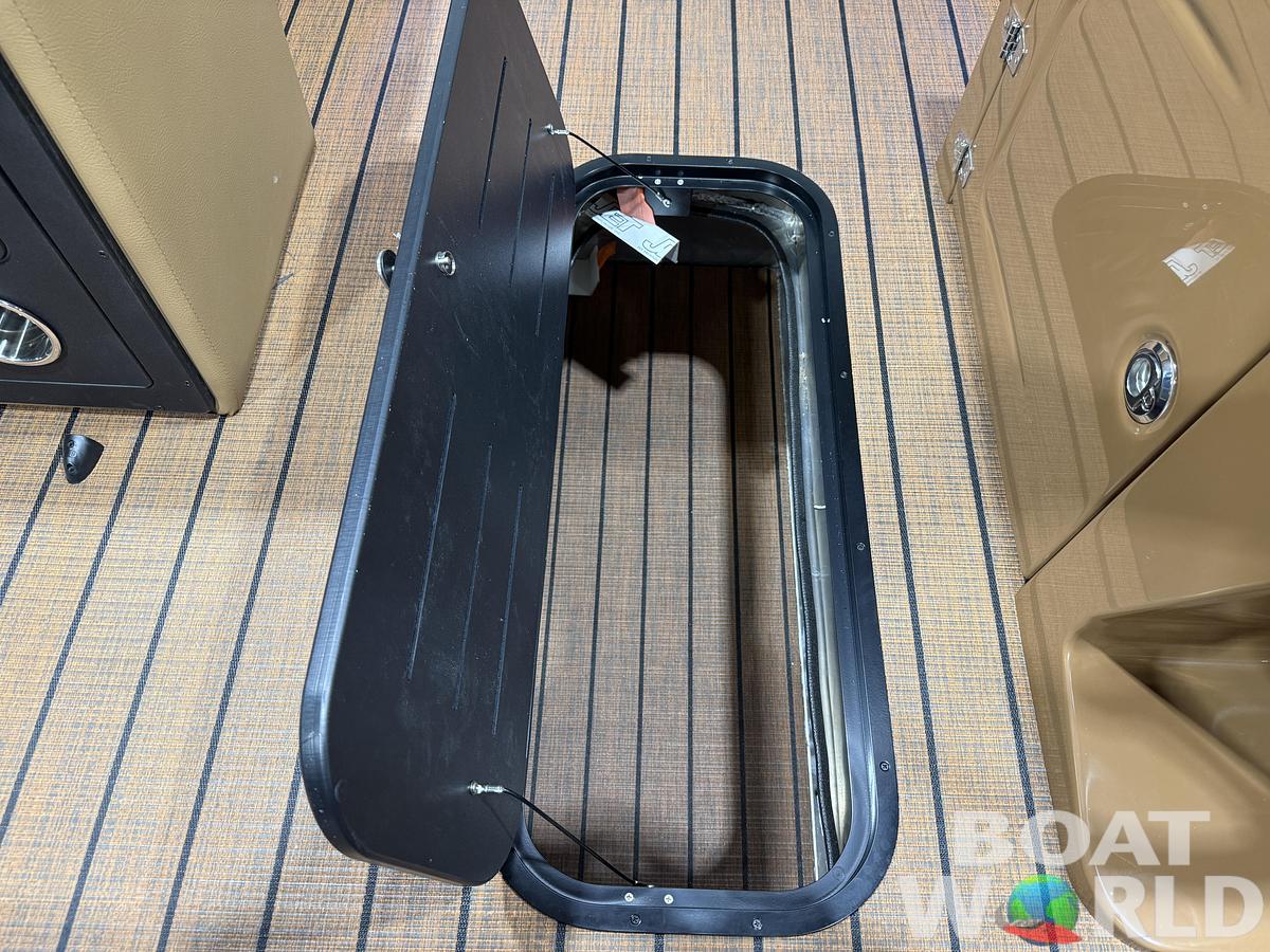 2026 Bentley Legacy 223 Swingback Tritoon $52995