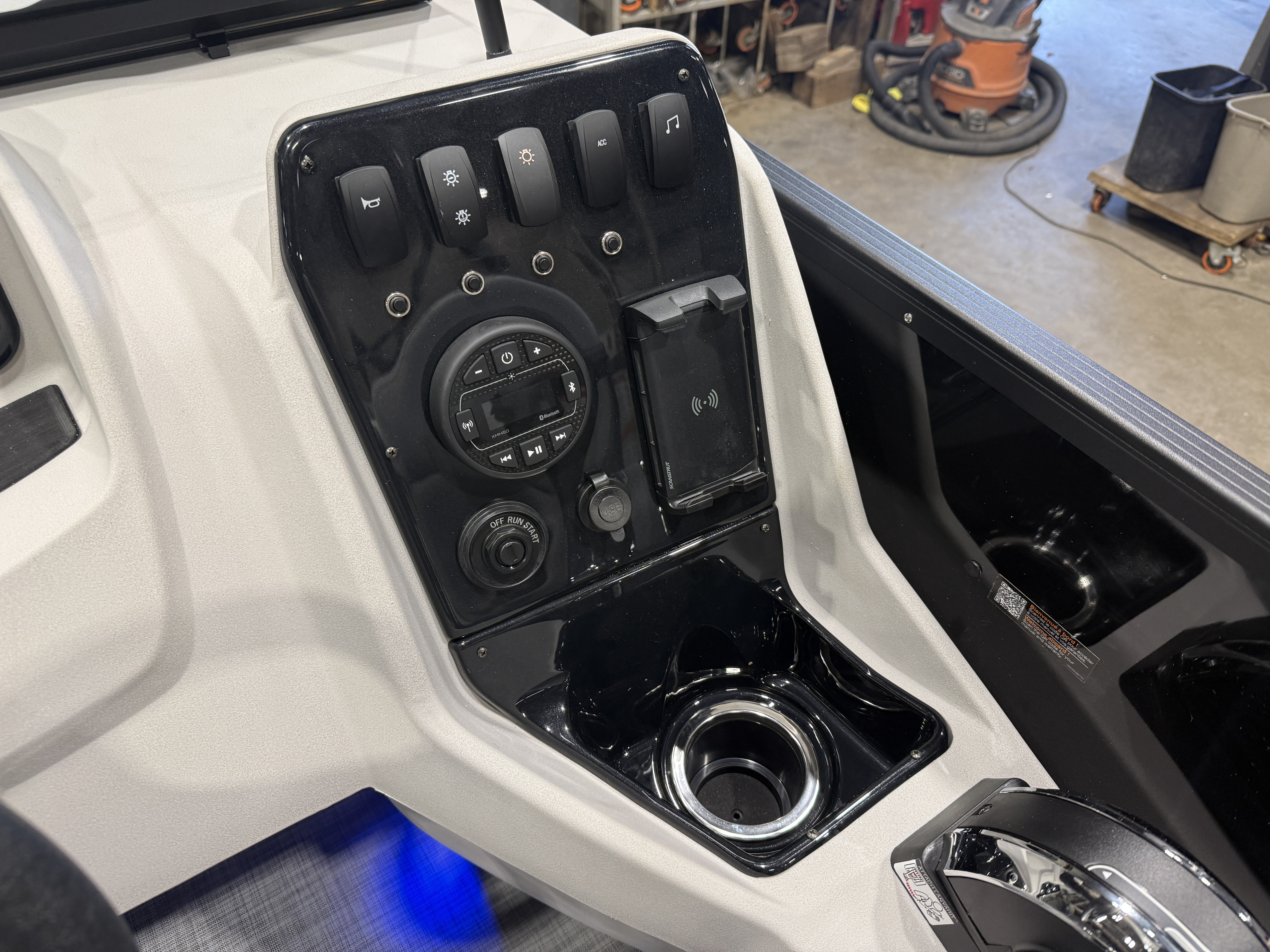 2027 Princecraft Vectra 21 Quad Lounge Pontoon $36995