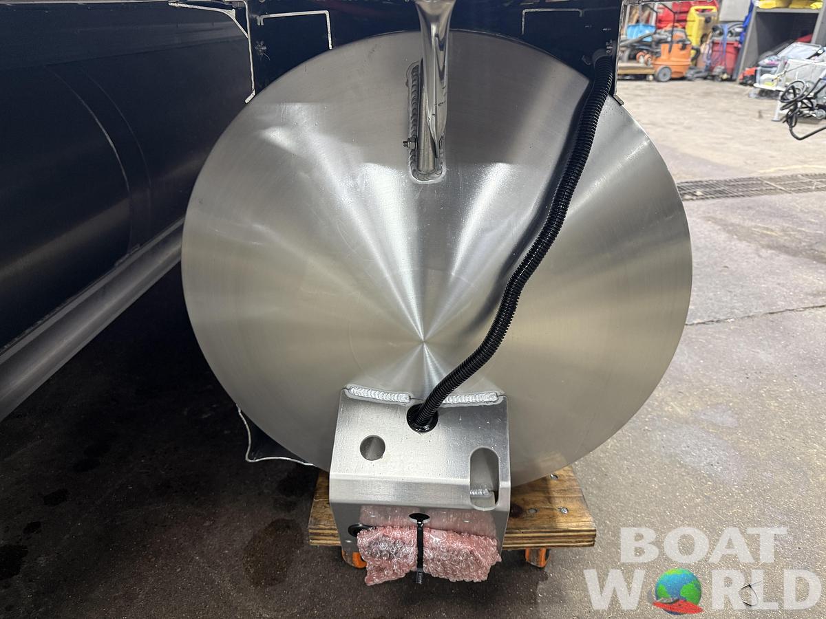 2026 Tahoe Pontoons LTZ 2385 Elite Windshield Tritoon