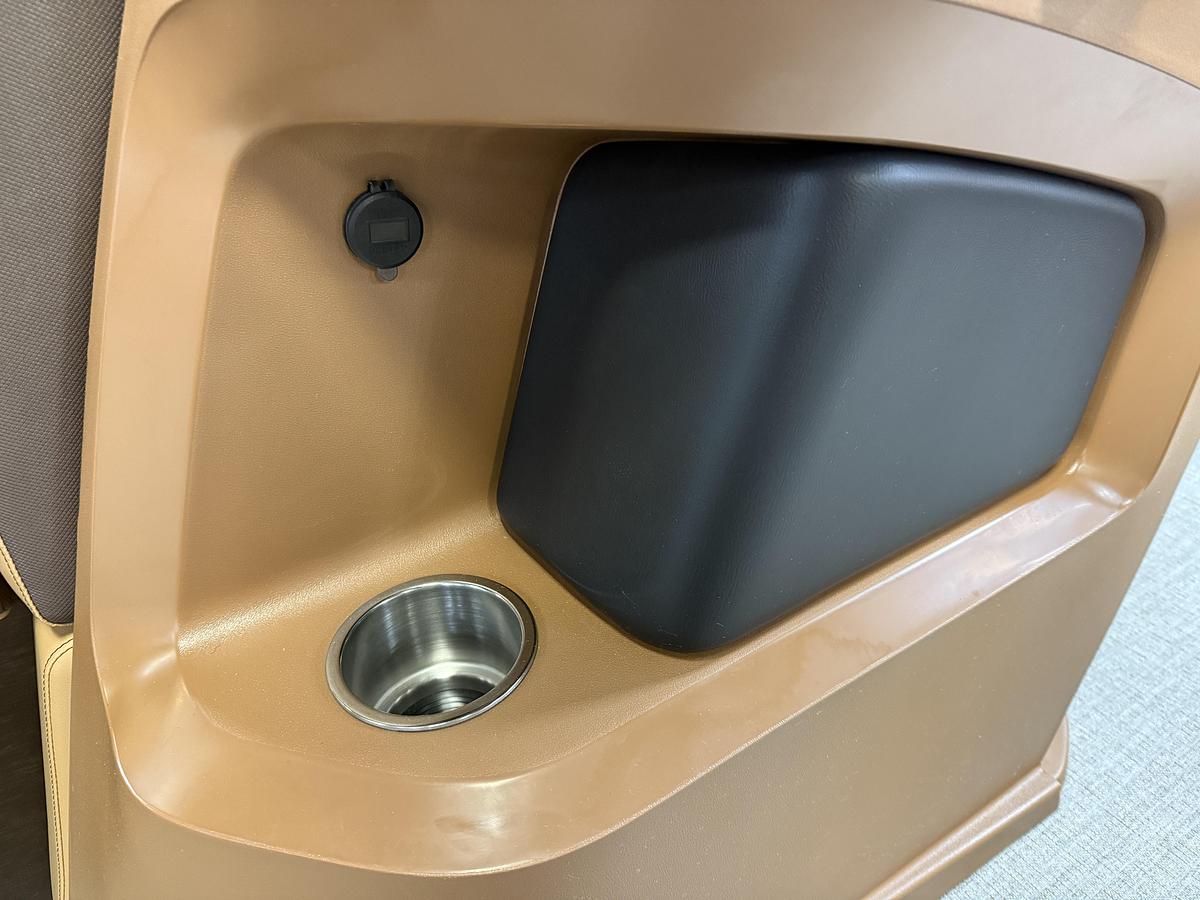 2025 Tahoe Pontoons LTZ 2385 Swingback (VRL) & Honda 4-Stroke EFI