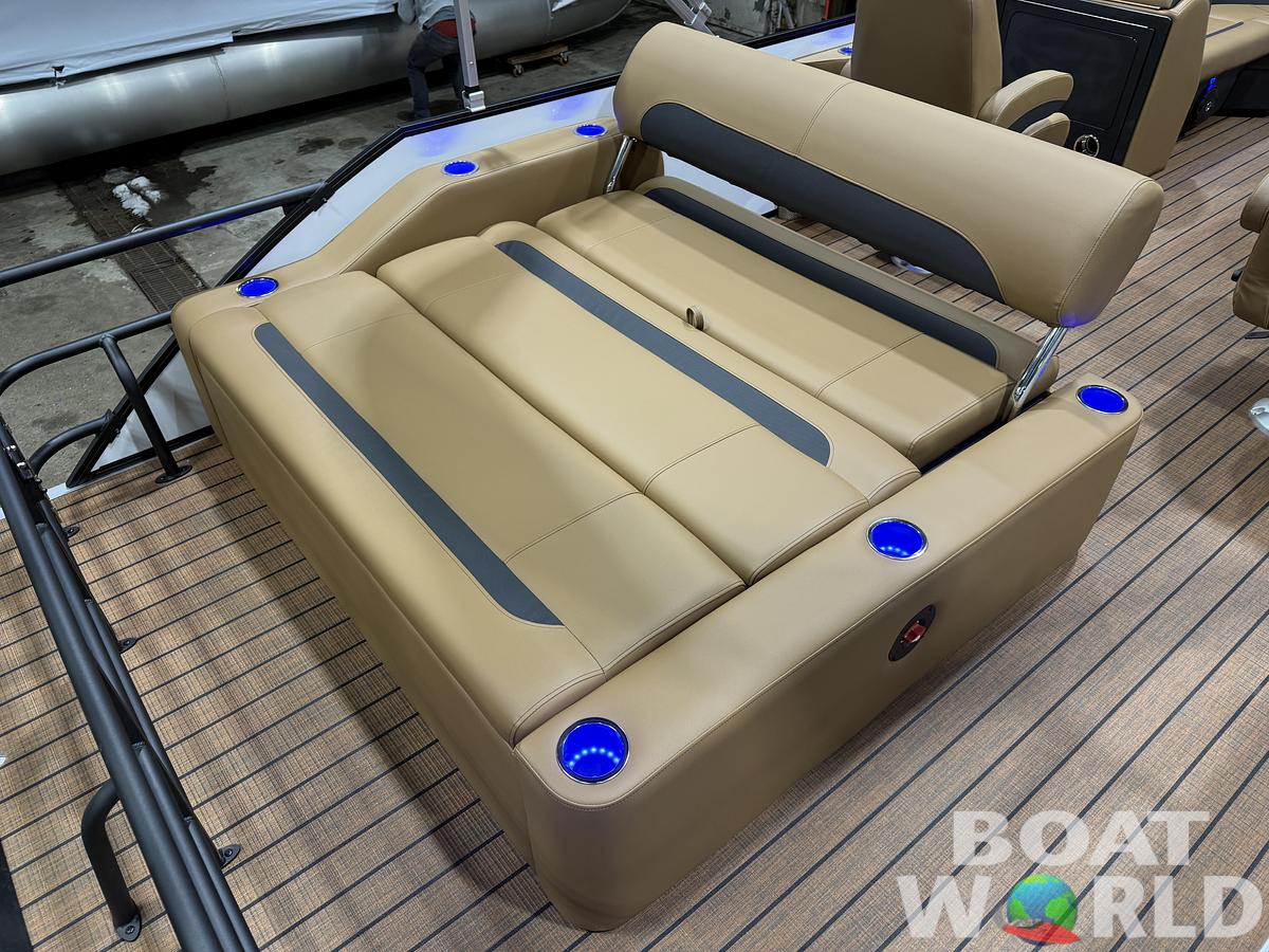 2026 Bentley Pontoons Legacy 220 Swingback