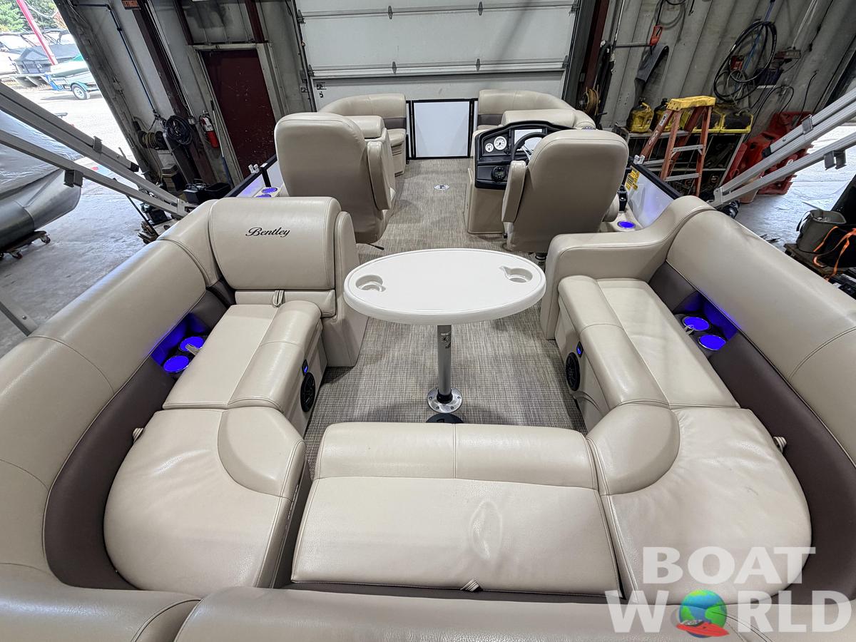 Used 2022 Bentley Pontoons Legacy 200 Navigator Quad Lounge & 100HP Honda 4Stroke -$34,995