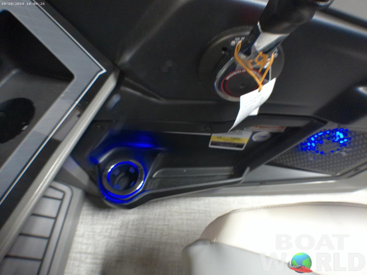 2025 Tahoe Pontoons Cascade 2385 Swingback (VRL) Tritoon & Honda 4-Stroke EFI