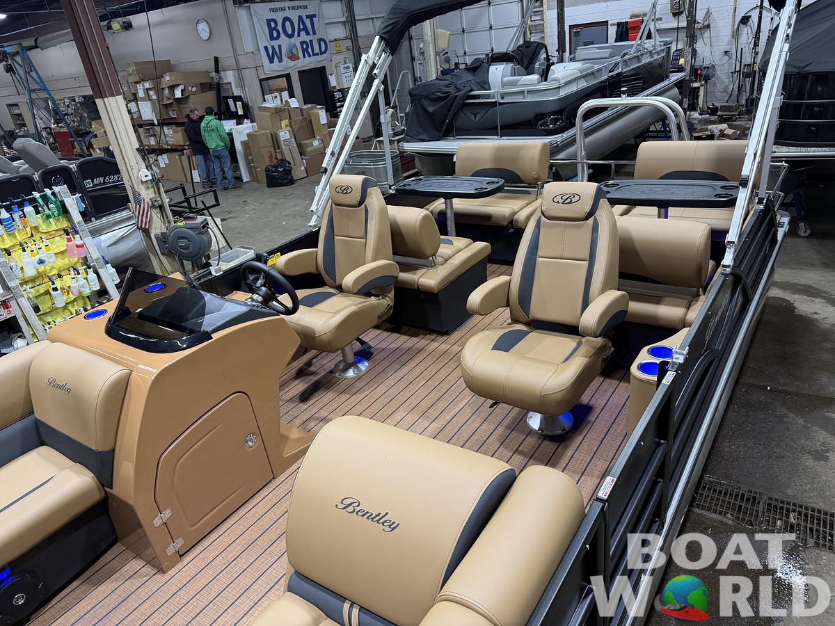 2026 Bentley Legacy 220 QSB Swingback $43995