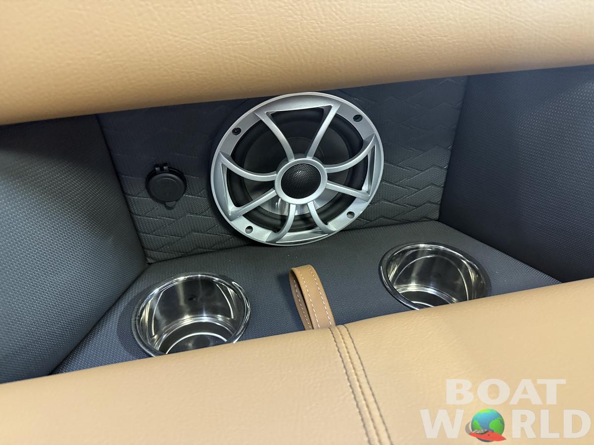 2026 Bentley Pontoons Elite 253 Admiral Quad Lounge Tritoon & 4-Stroke EFI