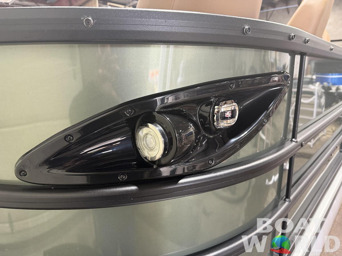 2026 Bentley Legacy 150HP 220 Navigator DL Quad Lounge $49995