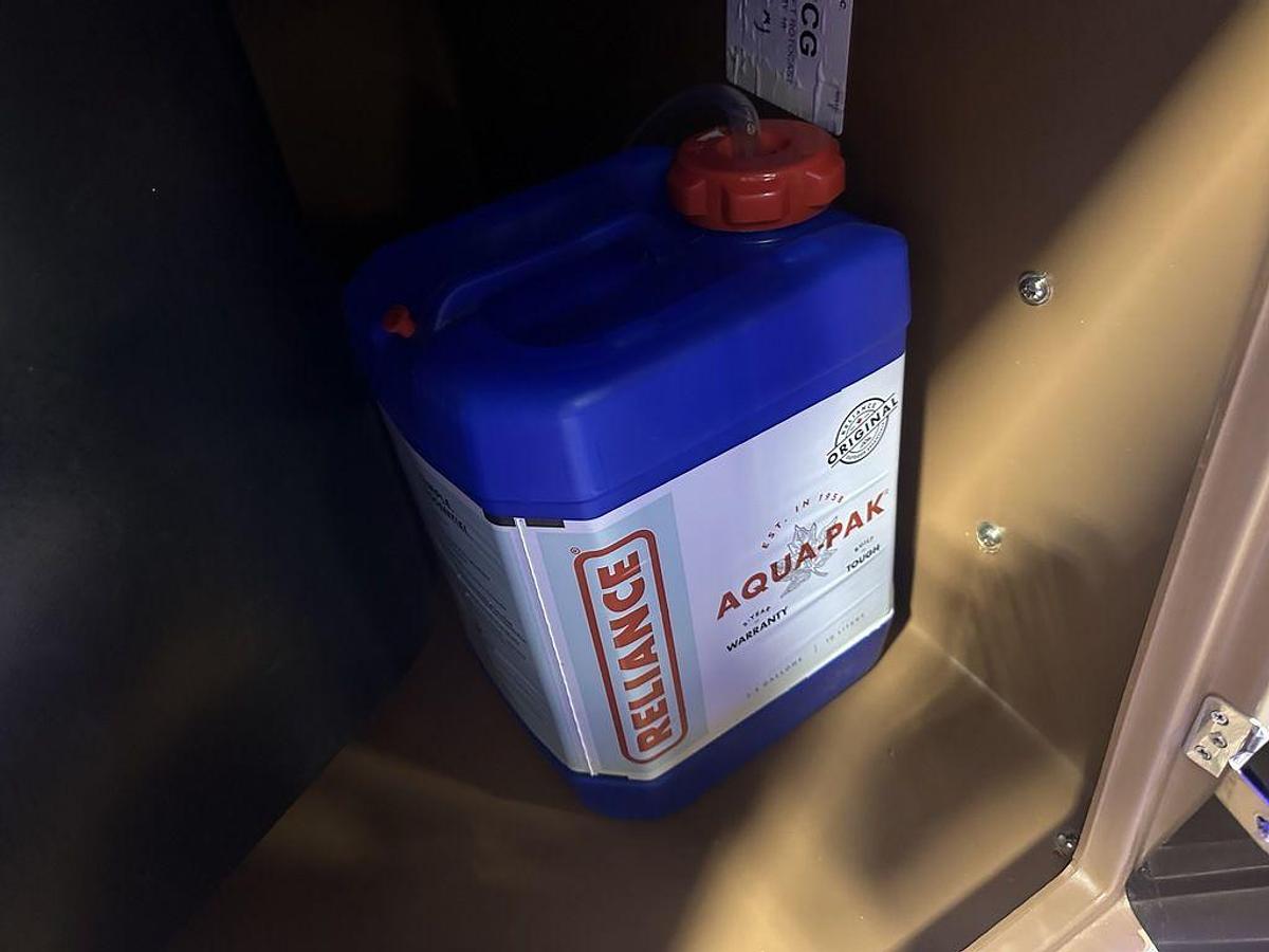 2025 Tahoe Pontoons LTZ 2385 Elite Cruise Windshield Tritoon & Honda 4-Stroke EFI