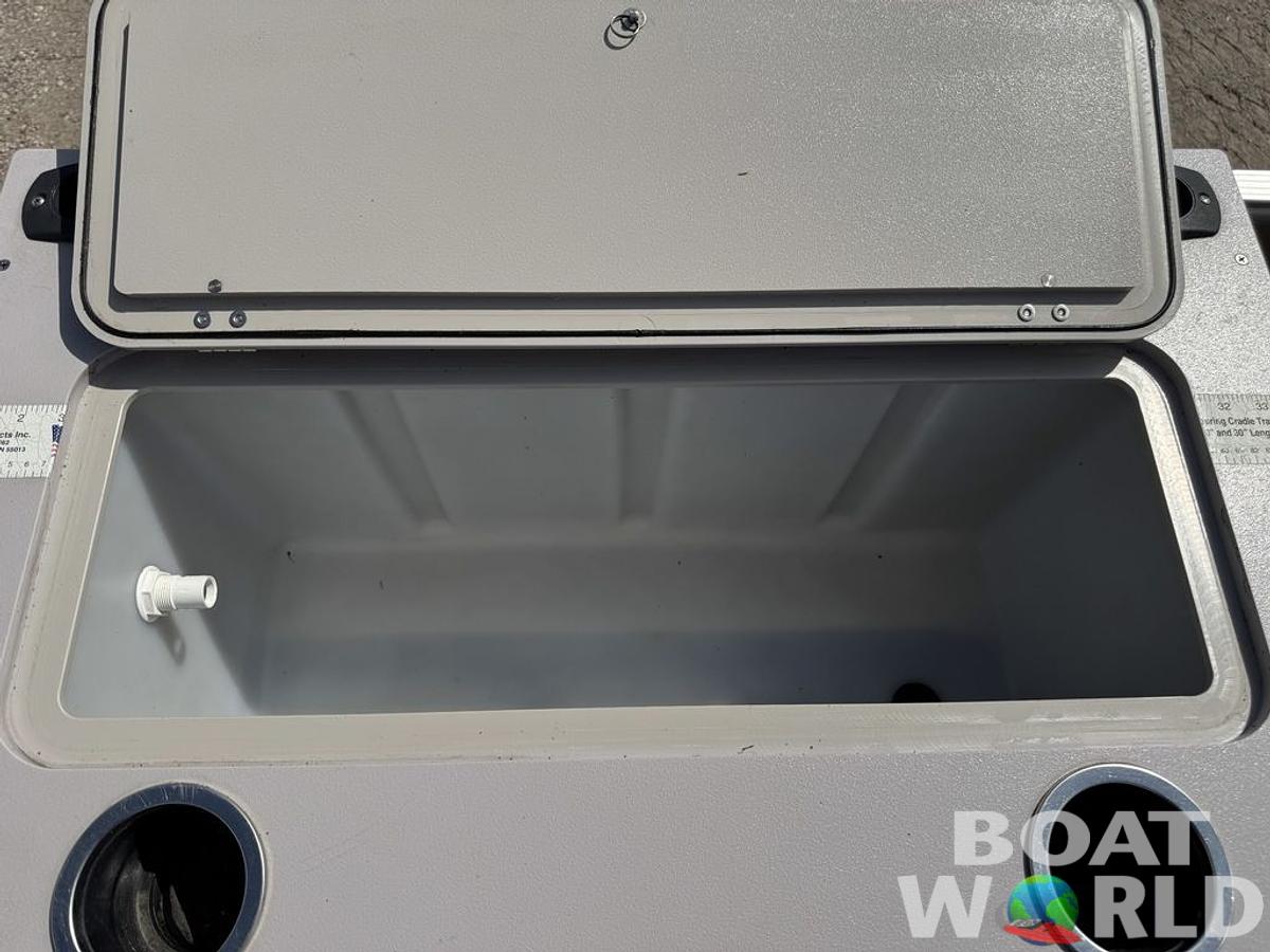 Used 2016 Sylvan 820 4-PT Pontoon