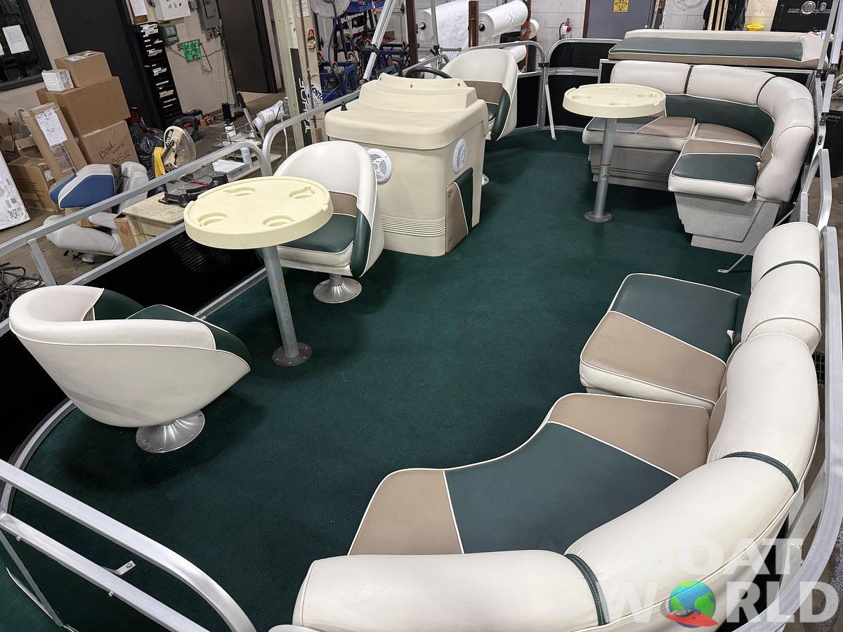 Used 2005 Leisure Island 2021 & 40HP