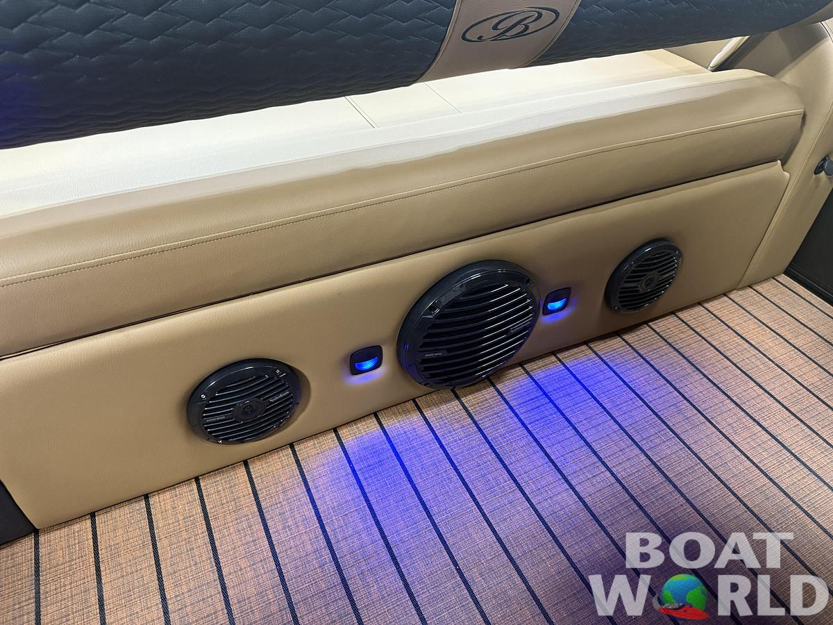 2026 Bentley Pontoons Elite 223 Swingback Tritoon