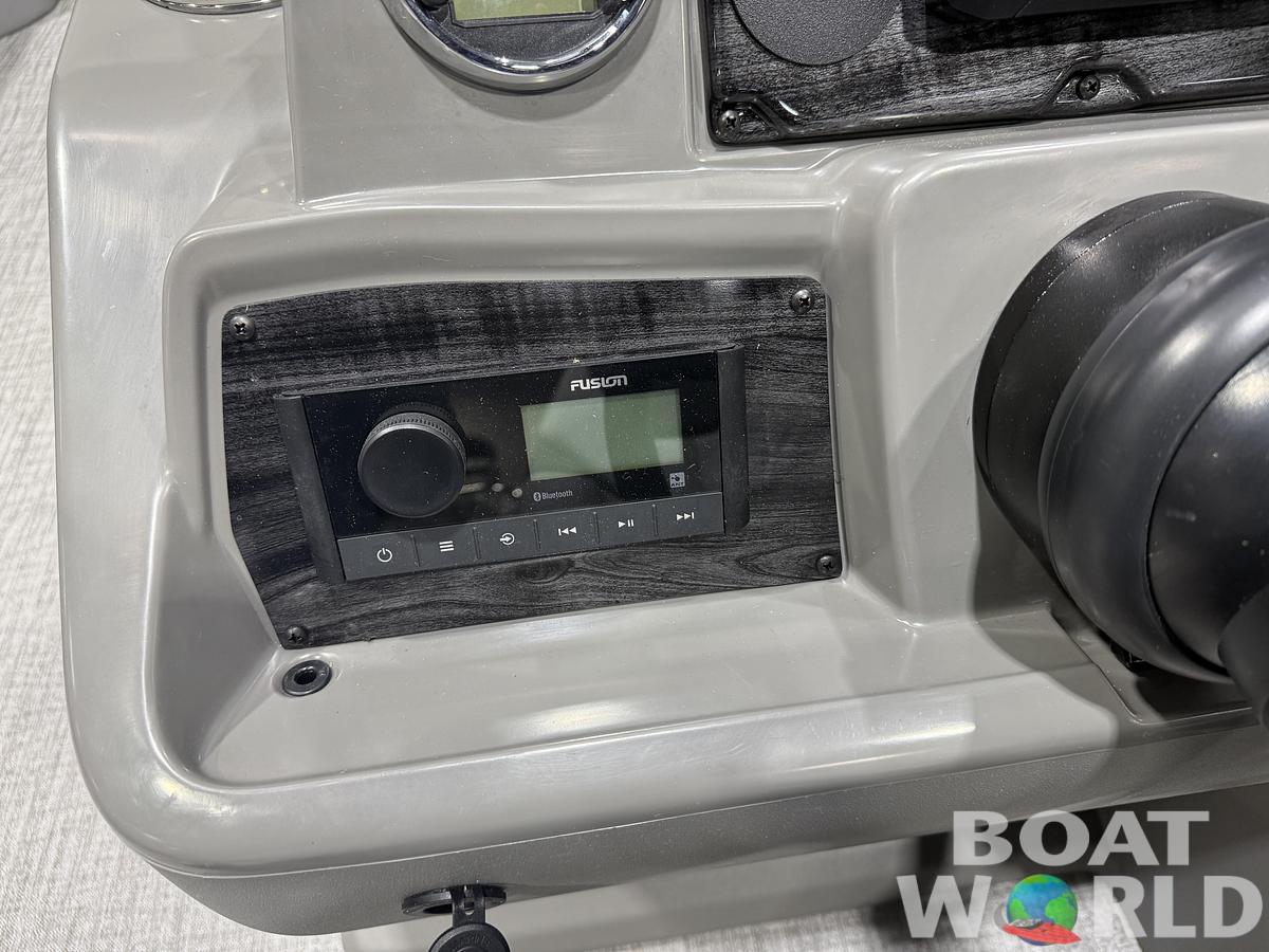 2026 Tahoe Sport VRB 2385 Swingback & 4-Stroke $34995