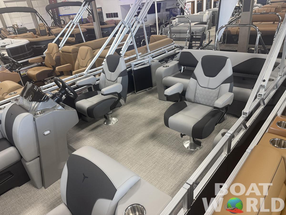 2027 Tahoe Sport VRB 2180 Swingback & 4-Stroke $31995