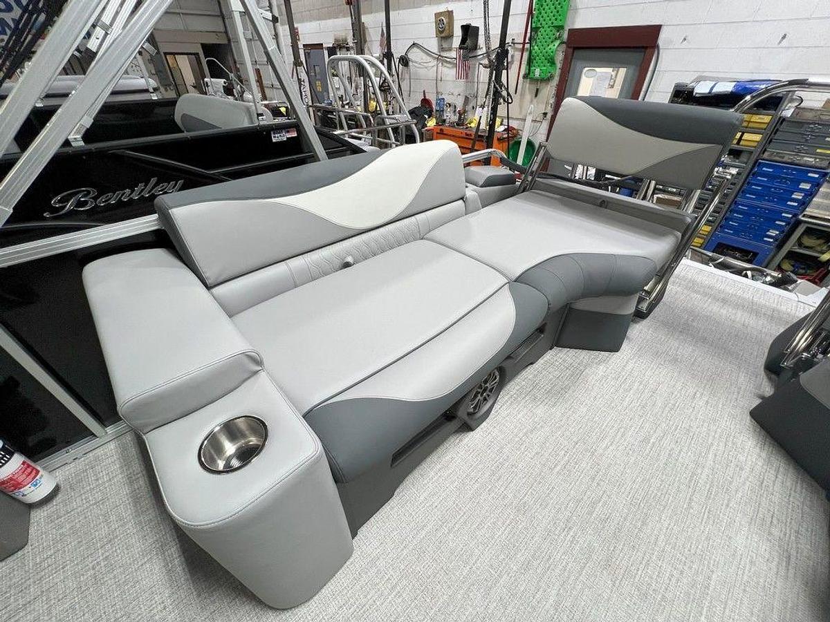 2025 Tahoe Pontoons LTZ 2385 Quad Lounge Shift SS & Honda 4-Stroke EFI