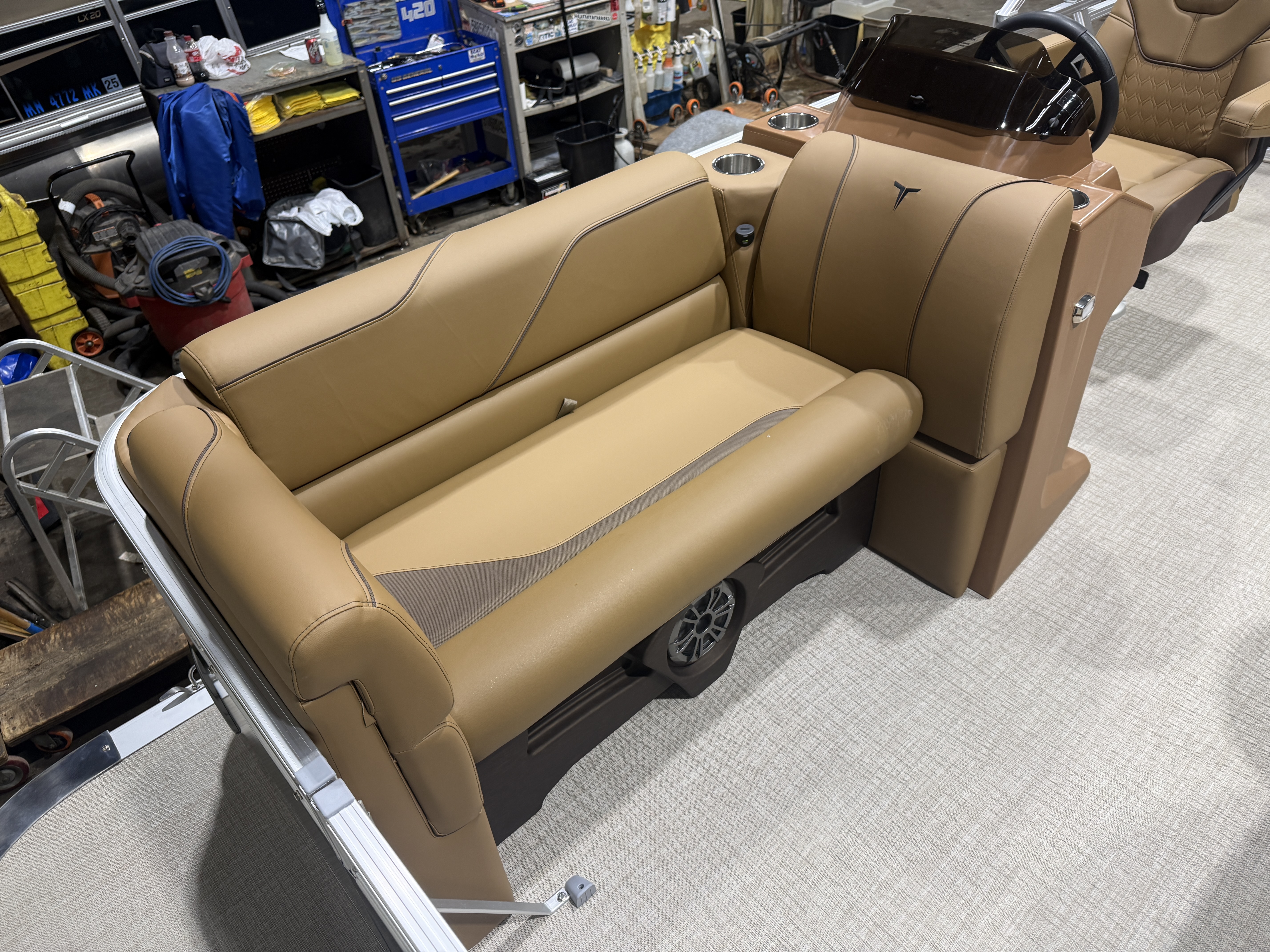 2026 Tahoe Pontoons Sport 2180 Swingback (VRB) 