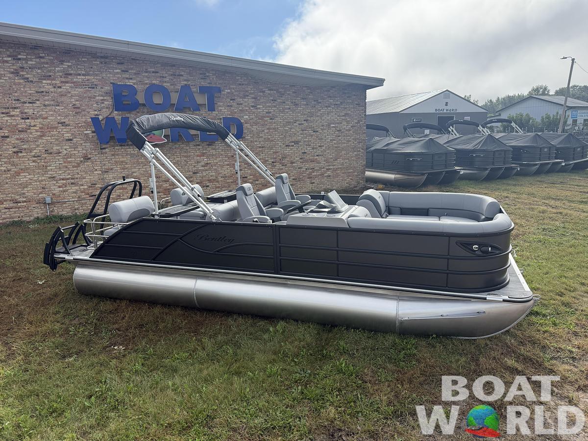 2026 Bentley Pontoons Legacy 223 QSB Swingback Tritoon 