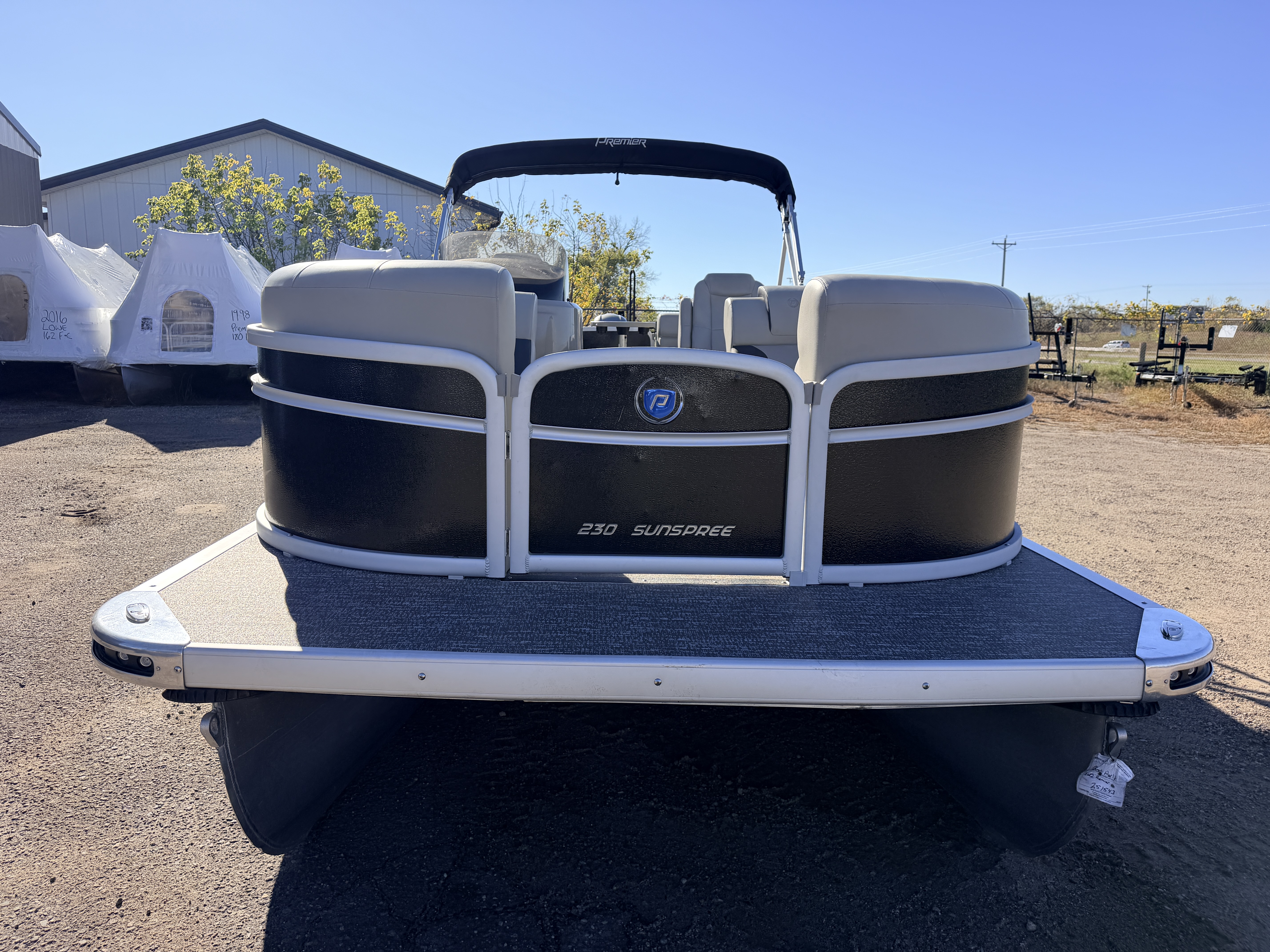 Used 2022 Premier 230 SunSpree RF & 116HP Yamaha 4Stroke -$34,995