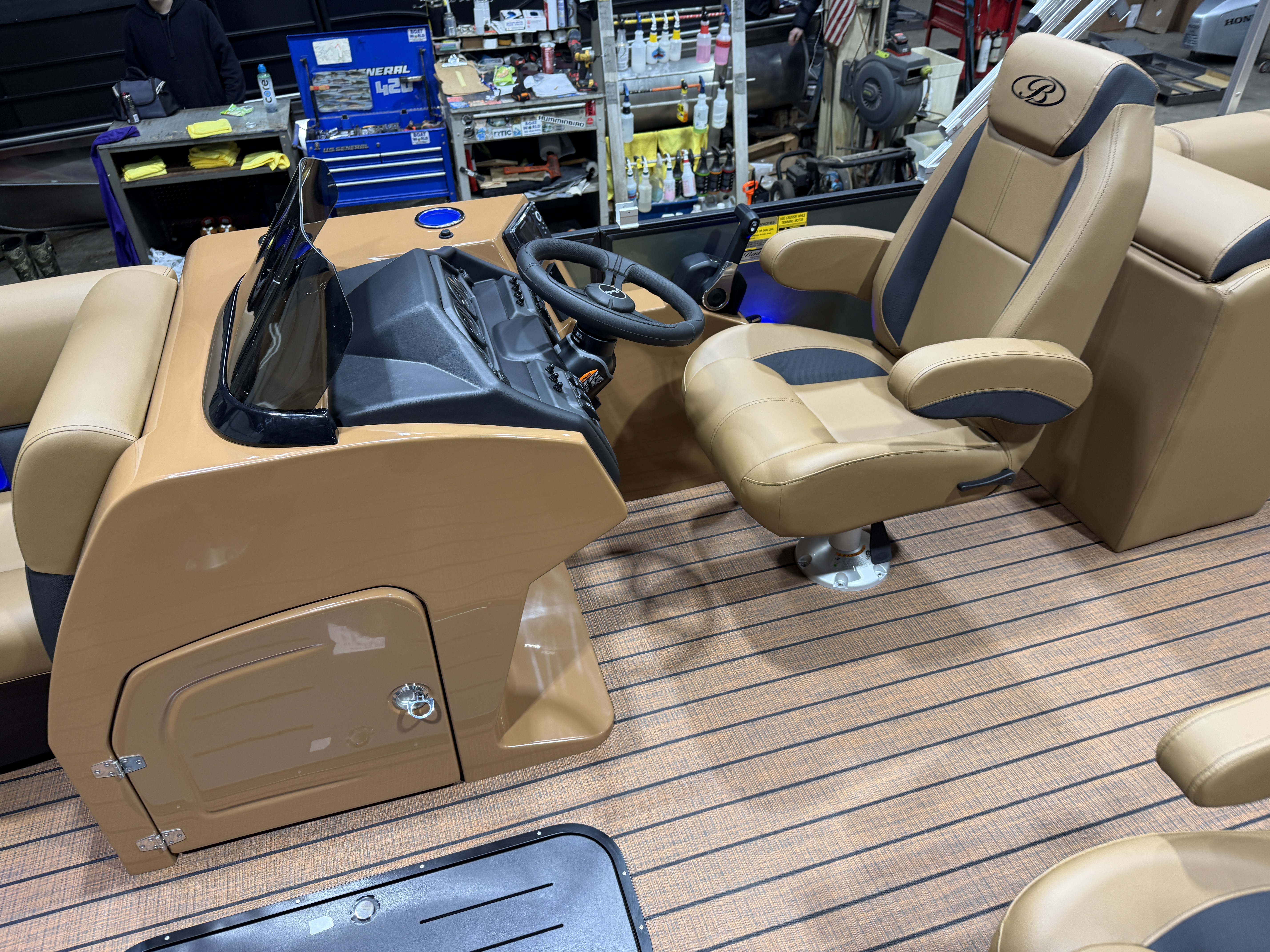 2026 Bentley Legacy 223 Navigator DL Quad Lounge Tritoon $51995