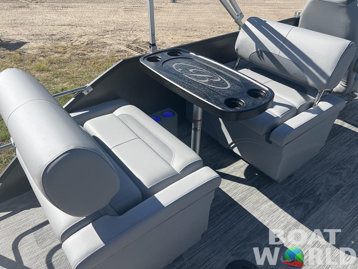 2026 Bentley Pontoons Legacy 220 QSB Swingback