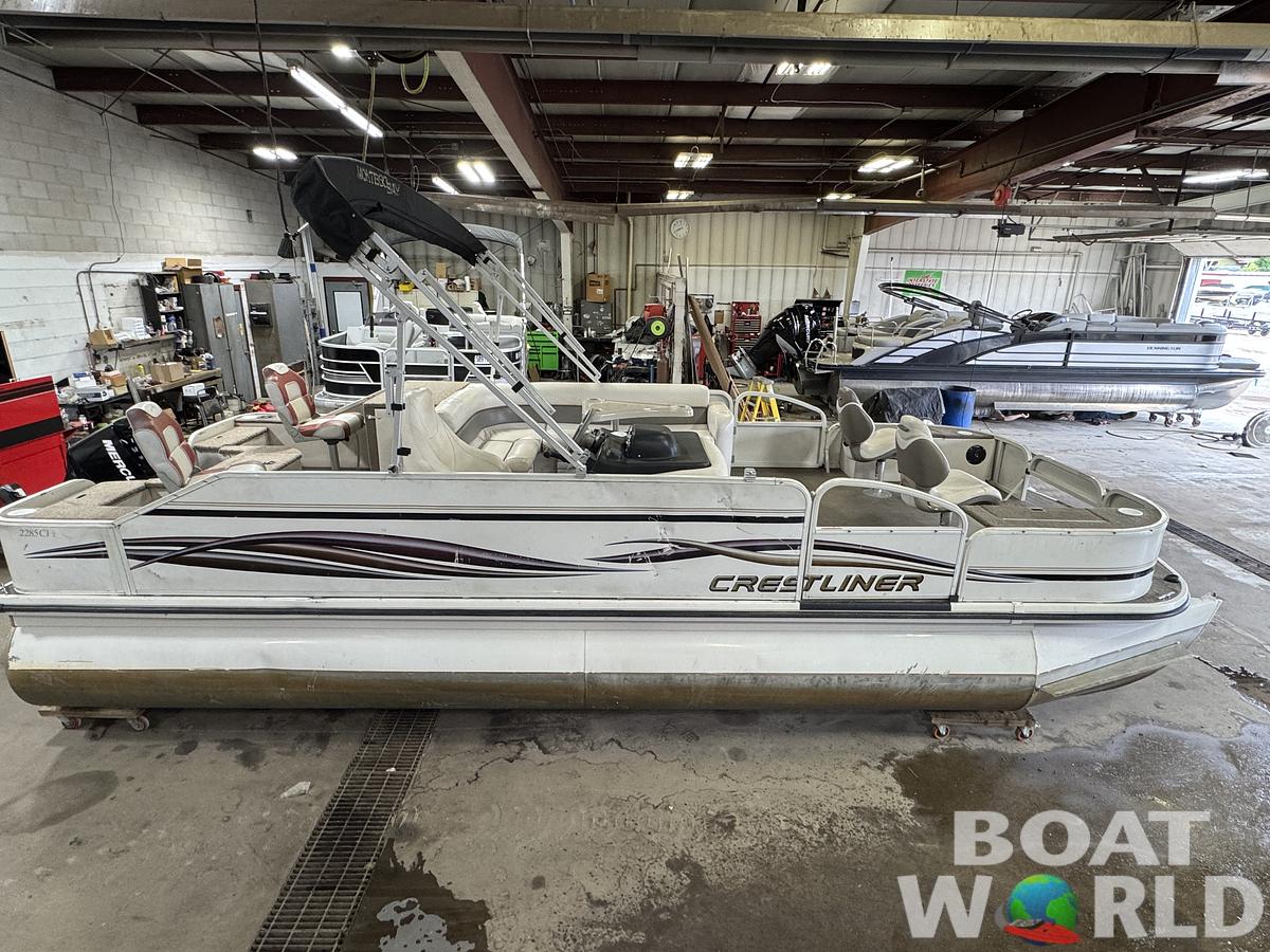 Used 2006 Crestliner 2285 CFI Pontoon