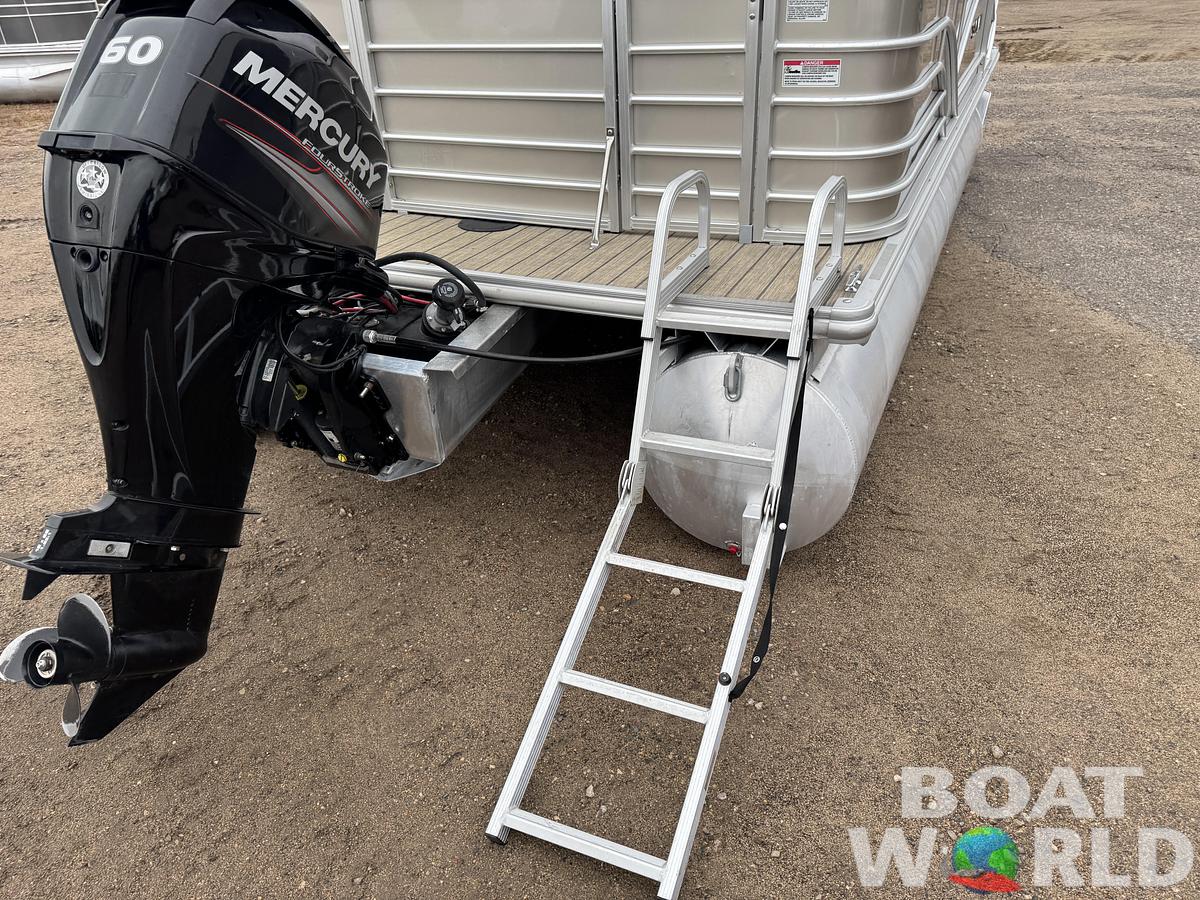 Used 2018 Sylvan Mirage 820 Cruise