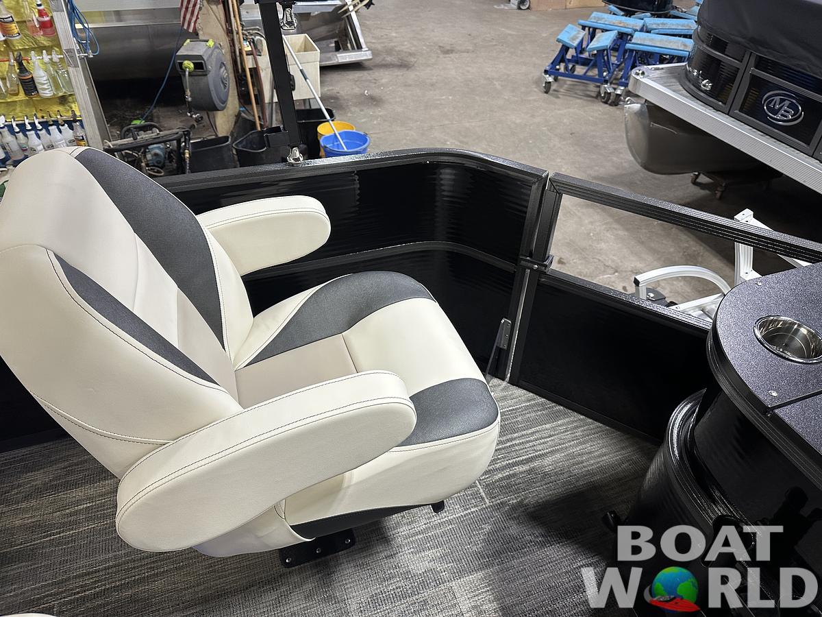 2025 Montego Bay 8522 Fish & Cruise Tritoon & Honda 150HP 4-Stroke EFI