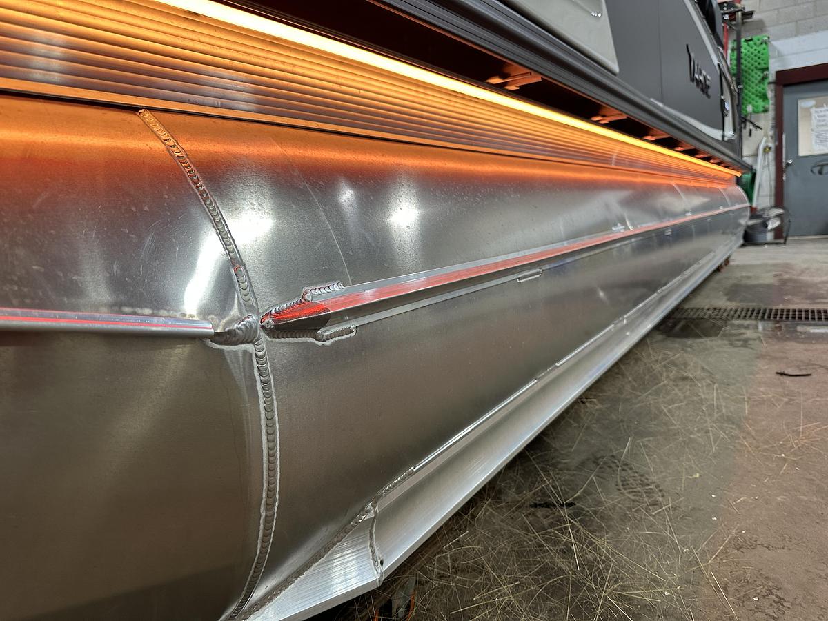 2025 Tahoe Pontoons Grand Tahoe 2585 Quad Lounge Windshield Tritoon & Mercury 400HP V10