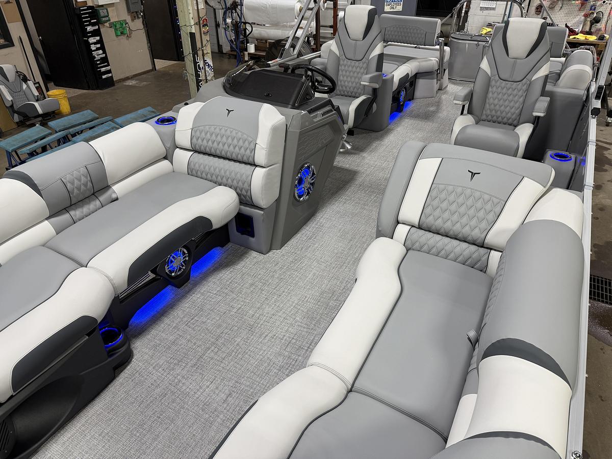 2025 Tahoe Pontoons Cascade 2385 Quad Lounge Shift SS Tritoon & Honda 225HP Outboard