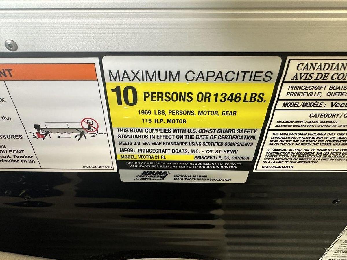 2025 Princecraft Vectra 21 RL Swingback Lounge Pontoon & Mercury 4-Stroke EFI