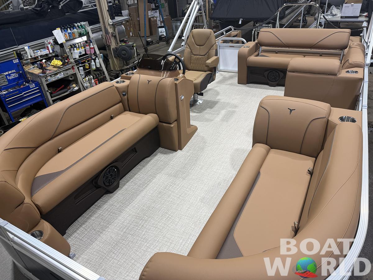 2026 Tahoe Sport VRB 2385 Swingback & 4-Stroke $34995