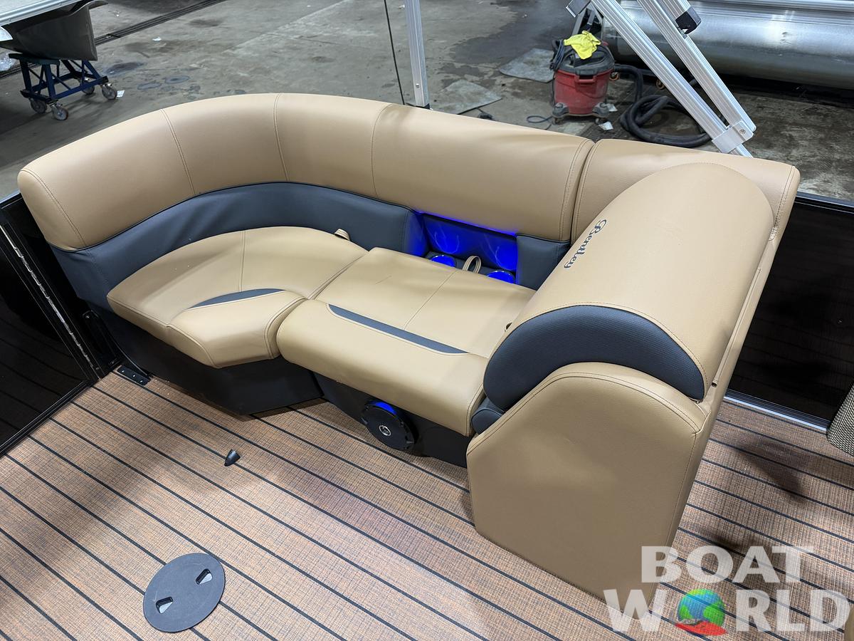 2026 Bentley Pontoons Legacy 200 Navigator Quad Lounge $39995
