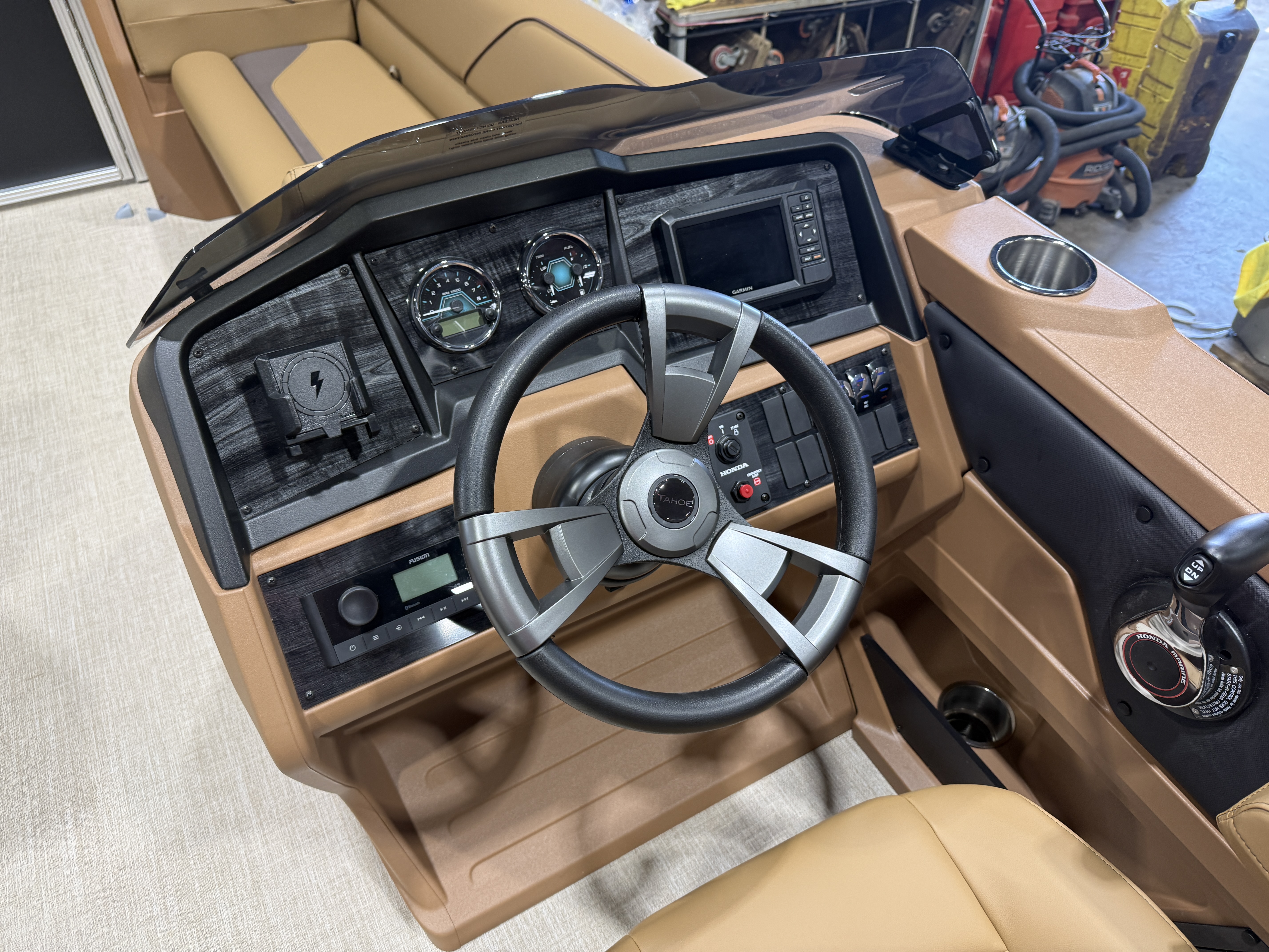 2027 Tahoe Sport VRB Premium 2385 Swingback & 4-Stroke $37995