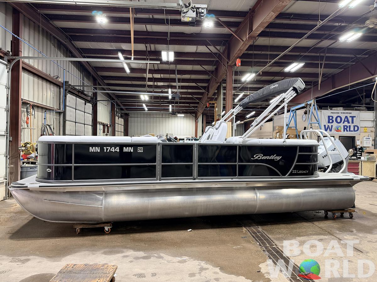 Used 2024 Bentley Pontoons Legacy 223 Navigator Quad Lounge Tri-toon Pontoon & 150HP Honda 4-Stroke EFI