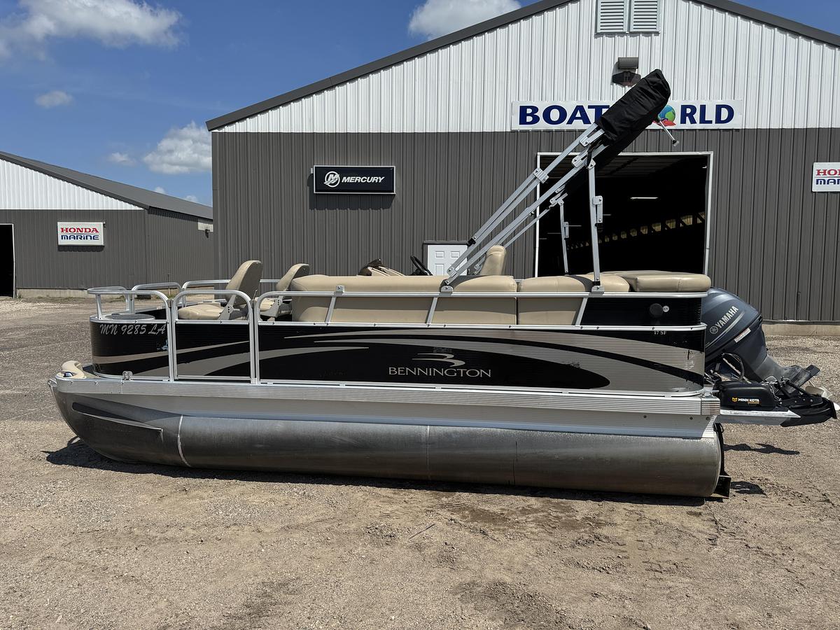Used 2013 Bennington 17SF