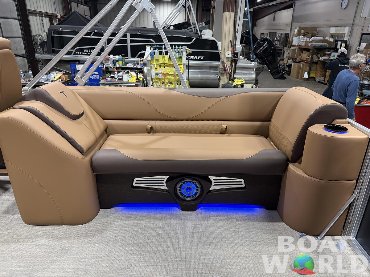 2027 Tahoe LTZ 2385 Quad Lounge & 4-Stroke $42995