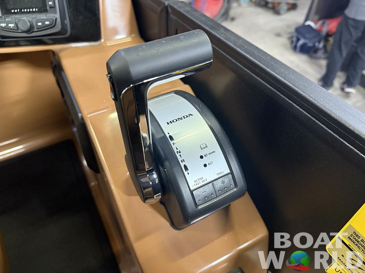 2026 Bentley Pontoons Elite 253 Admiral Quad Lounge Tritoon & 4-Stroke EFI