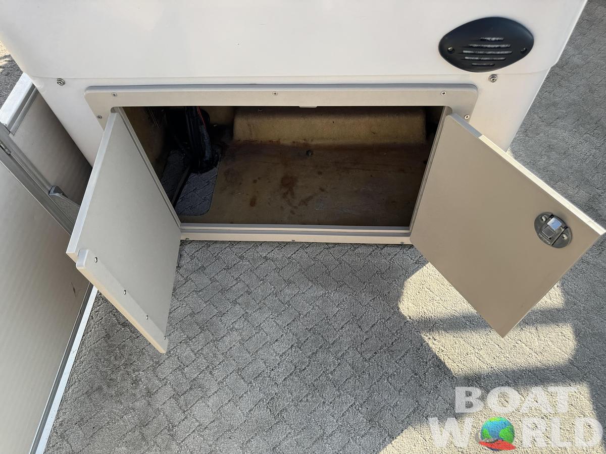 Used 2009 Weeres Family Fish Deluxe 220 Pontoon