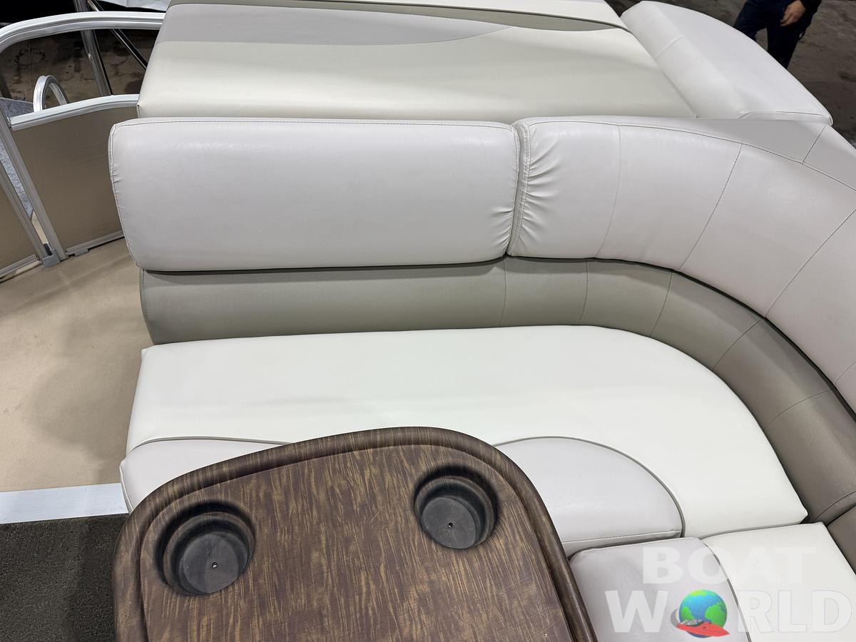 Used 2014 Bennington 21 SLX & 90HP Yamaha 4Stroke -$19,995