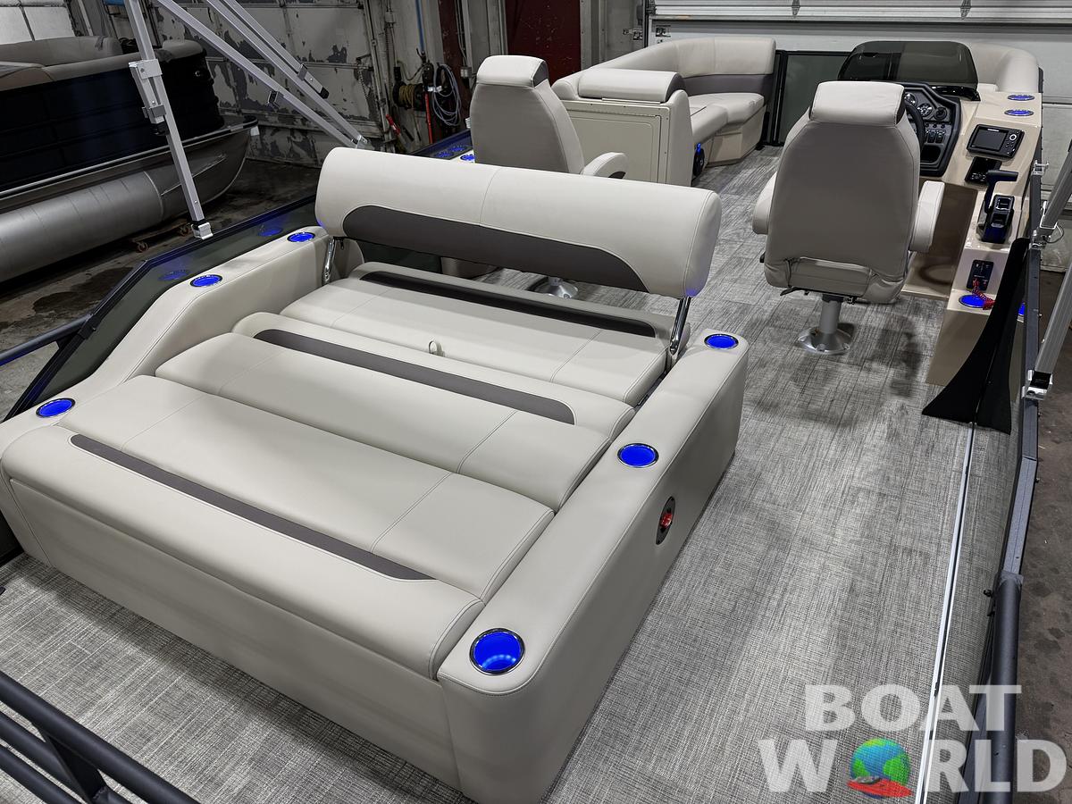 2026 Bentley Pontoons Legacy 220 Swingback