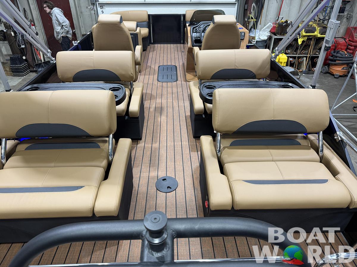 2026 Bentley Pontoons Legacy 223 QSB Swingback Tritoon 