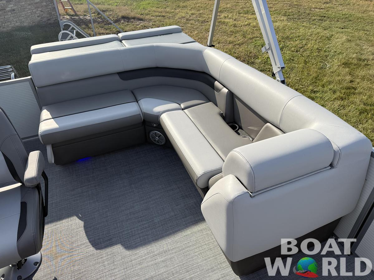 2026 Princecraft Vectra 21 Cruise Lounge Pontoon & Mercury 4-Stroke EFI