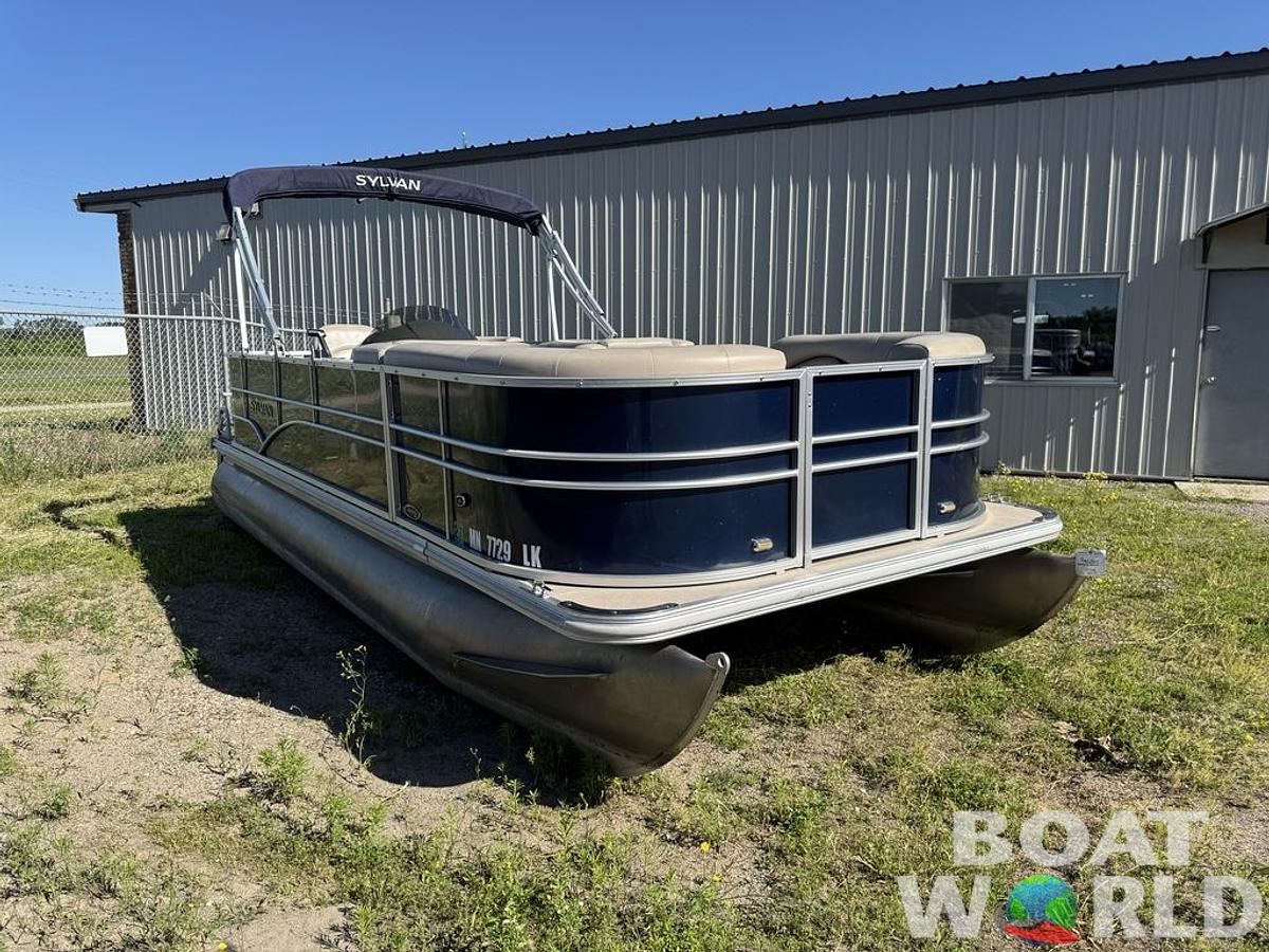 Used 2016 Sylvan 820 Cruise Pontoon