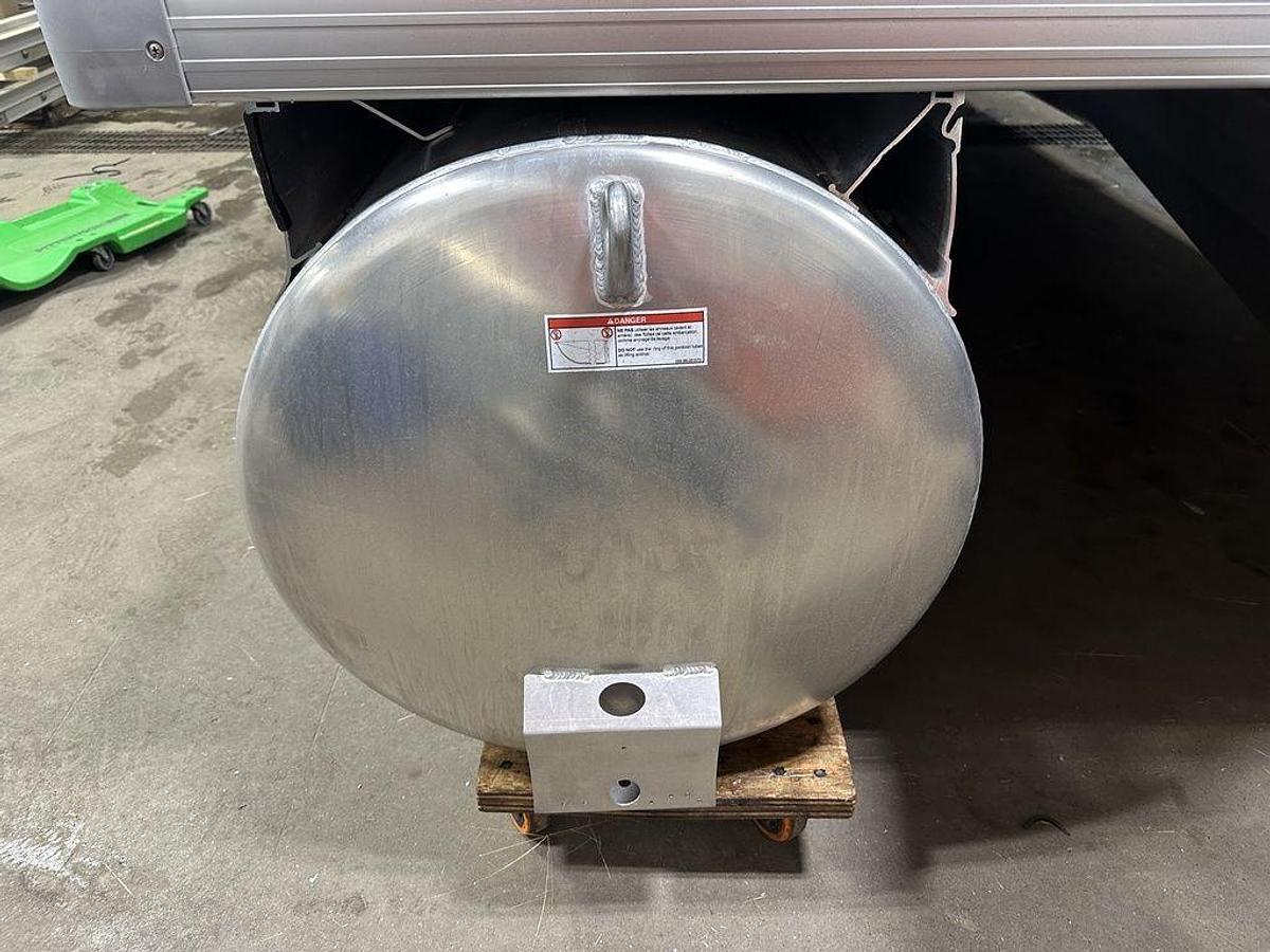 2025 Princecraft Vectra 23 RL Swingback Lounge Pontoon & Mercury 4-Stroke EFI