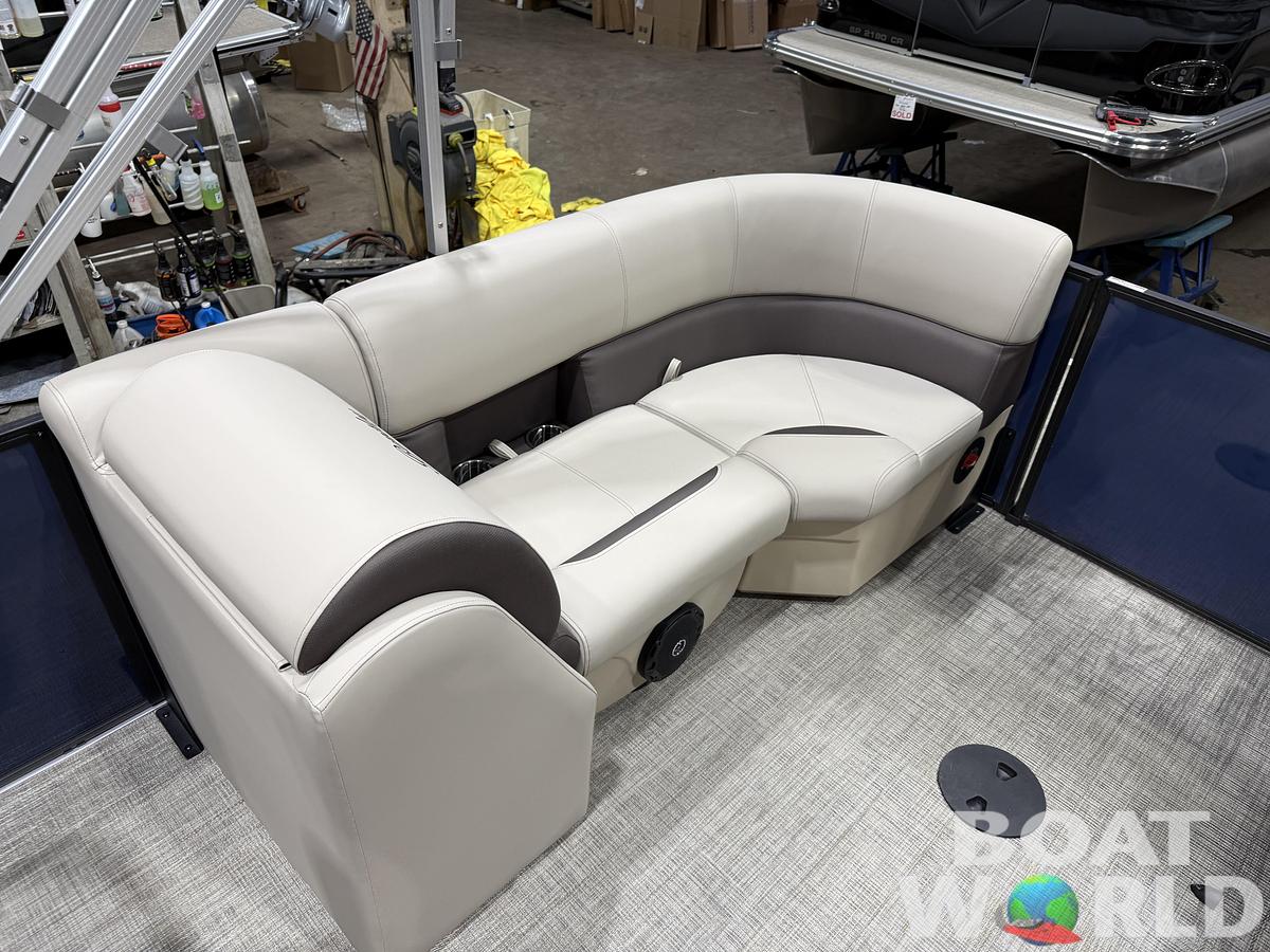2026 Bentley Legacy 220 Navigator Quad Lounge Pontoon $36995