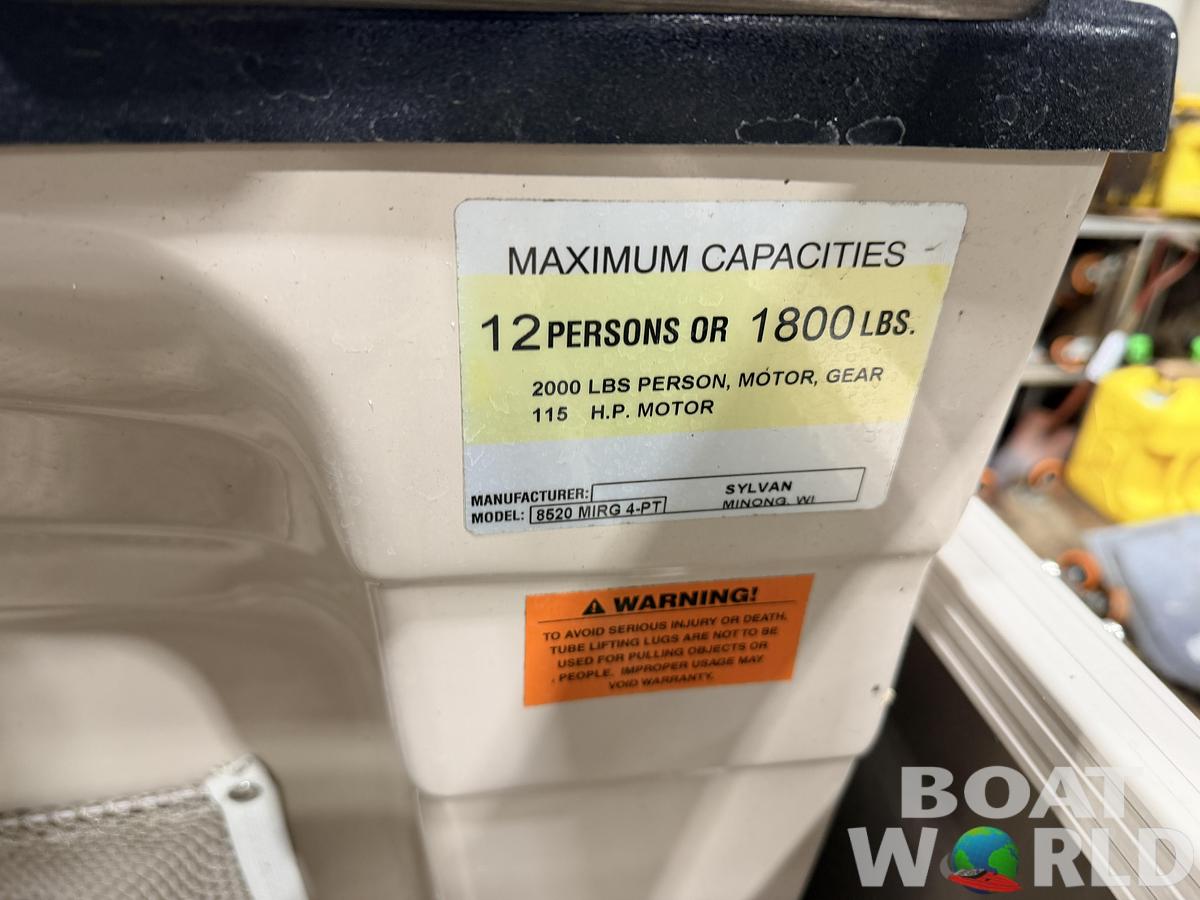 Used 2008 Sylvan Mirage 8520 Party Fish