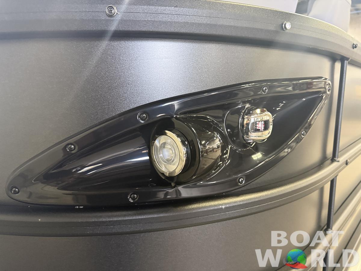 2026 Bentley Pontoons Legacy 220 Navigator DL Quad Lounge