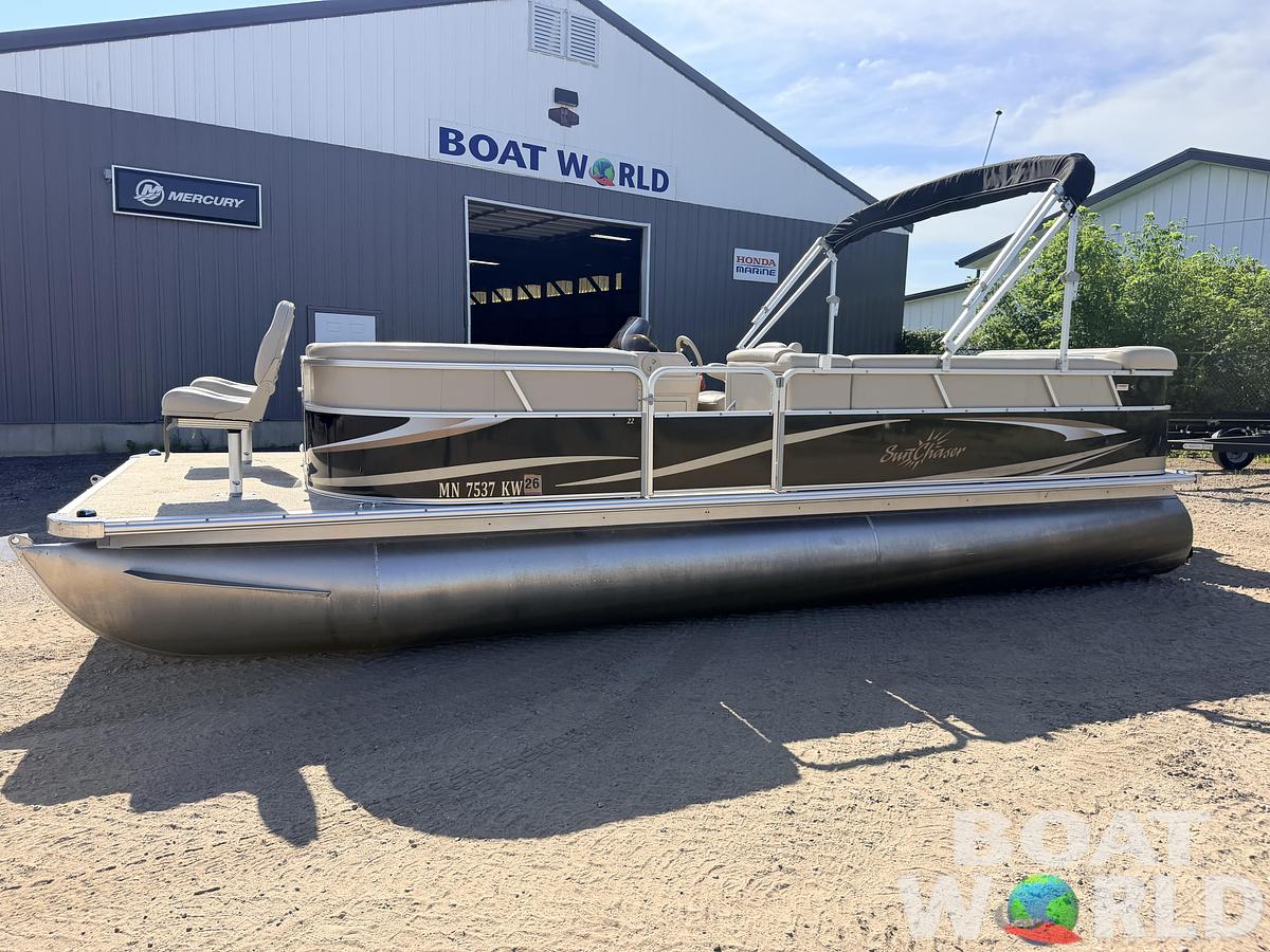 Used 2012 SunChaser 22 Fish 'N Cruise & 50HP Yamaha 4Stroke -$17,995