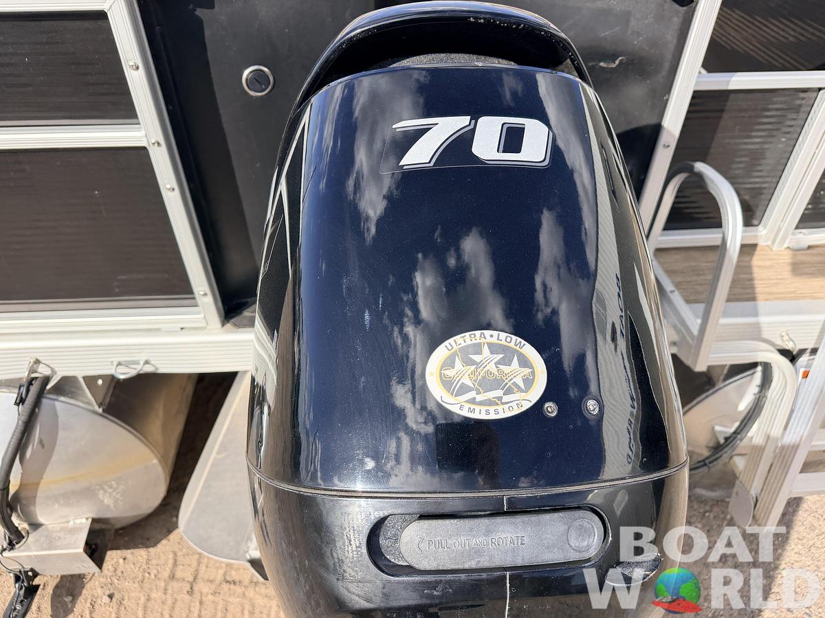 Used 2023 Bennington S20 F & 70HP Suzuki 4Stroke -$27,995