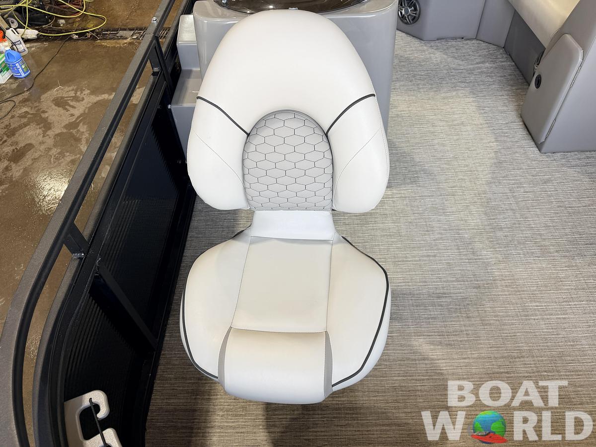 Used 2023 Apex Marine Qwest L818 Fish &60HP Honda 4Stroke -$27.995