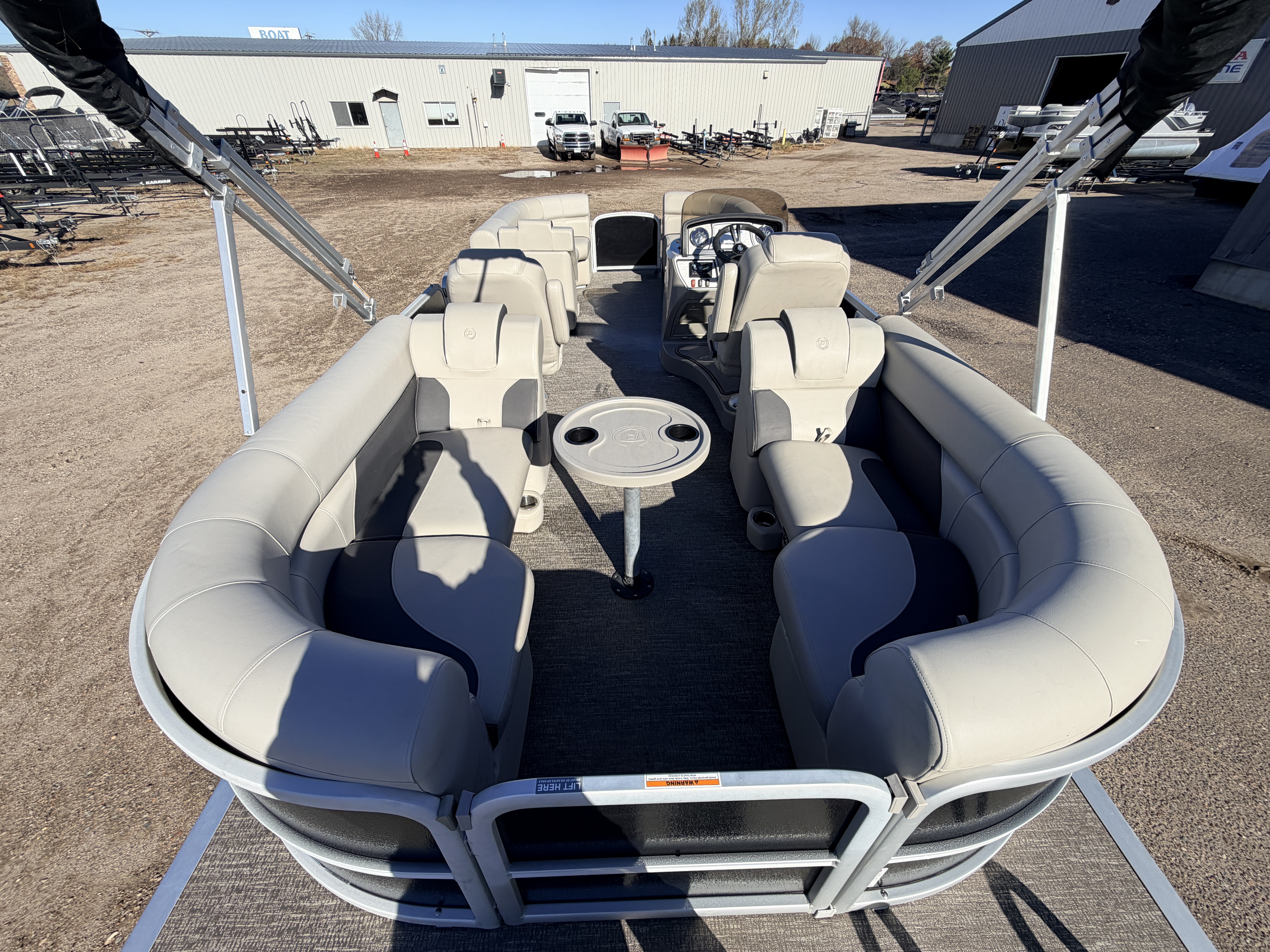 Used 2022 Premier 230 SunSpree RF & 116HP Yamaha 4Stroke -$34,995