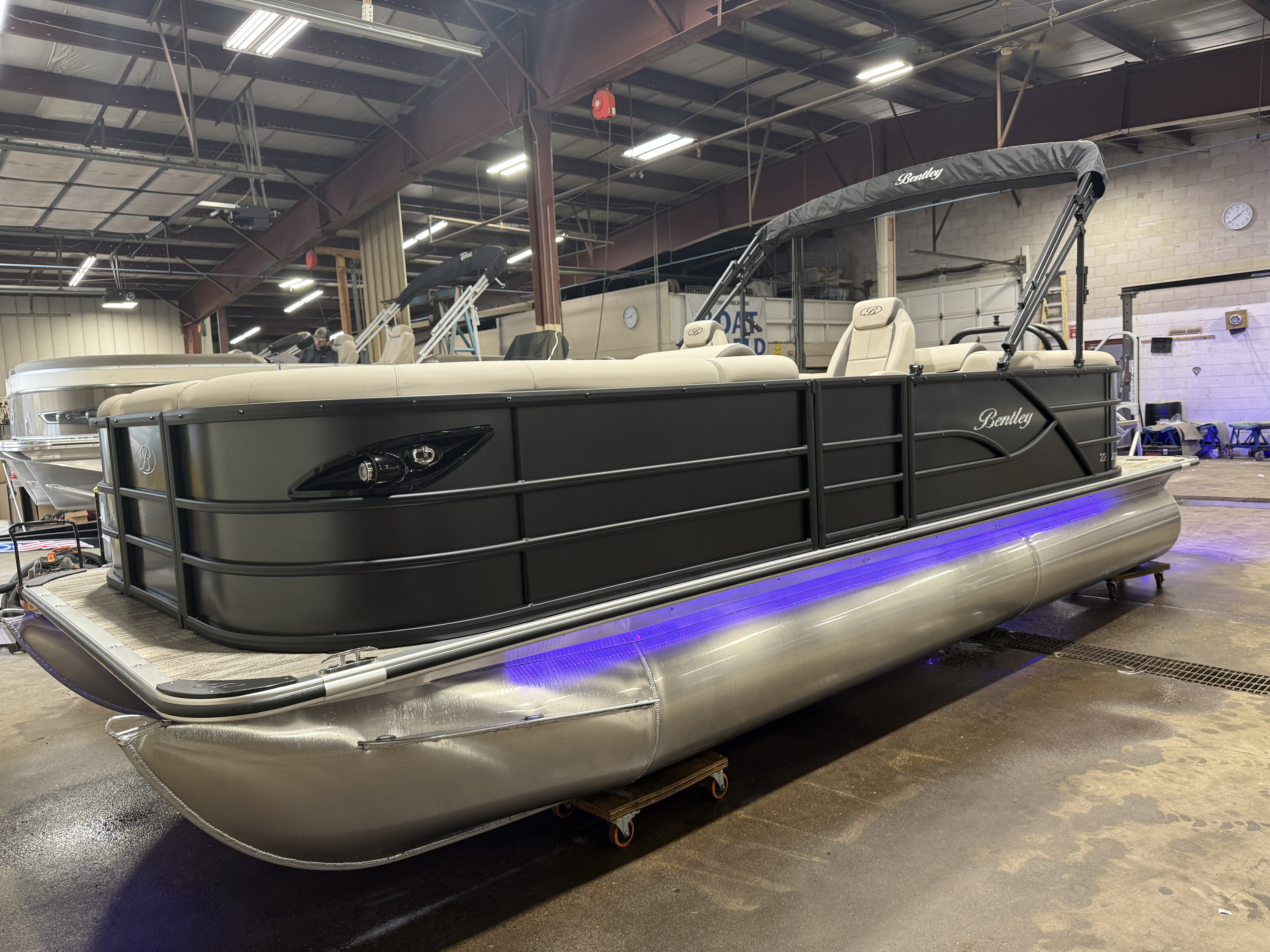 2027 Bentley Legacy 220 Navigator Quad Lounge Pontoon $42995
